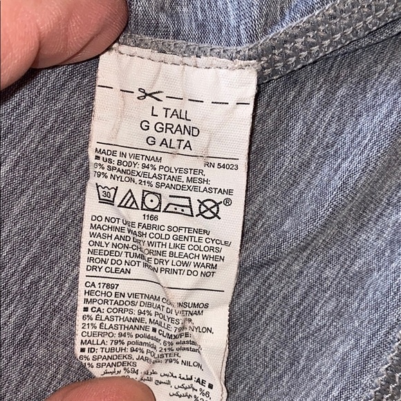 old navy active tank top. - Picture 4 of 5